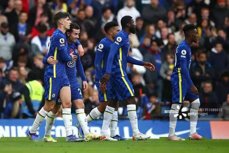 波兰鏖战曼联，哈弗茨扛起全队