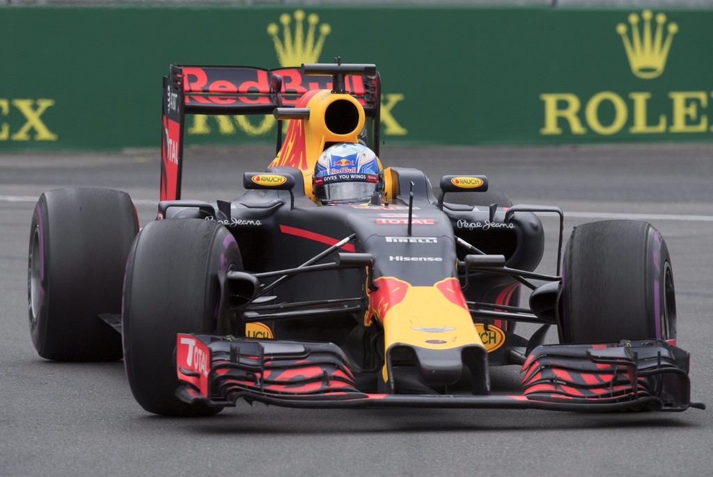 红牛二队完胜雷诺车队，皮亚斯特里点燃赛场