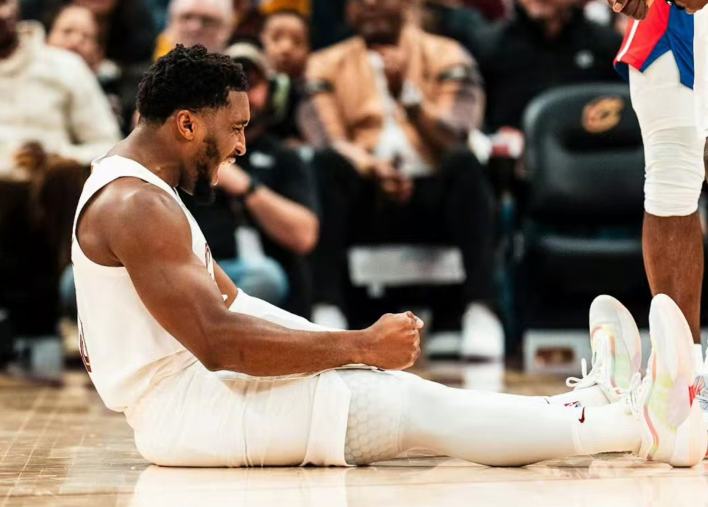 广州队翻盘辽宁队，米切尔高光表现