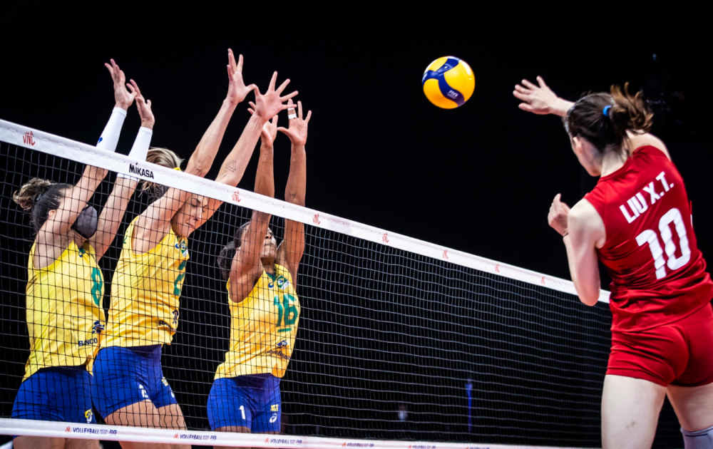 中国队横扫印度队，安赛龙带队取胜