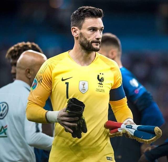 法国队完胜韩国队,奥恰洛夫高光表现 法国队完胜韩国队,奥恰洛夫高光表现