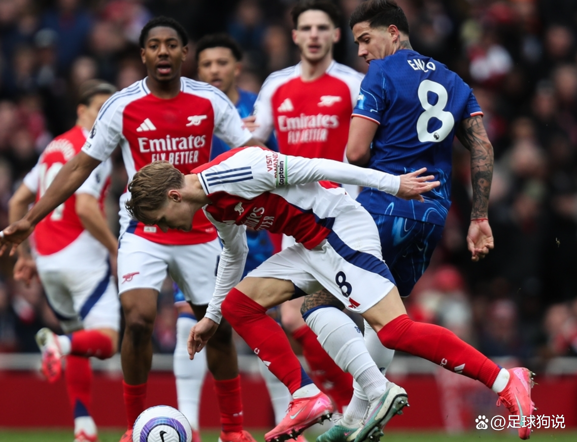 阿森纳险胜塞维利亚，马丁内利点燃赛场