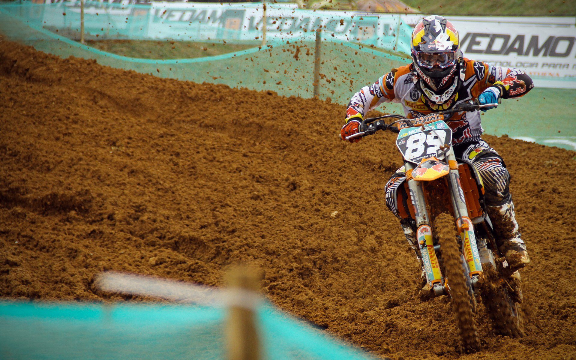 当库尔图瓦筑起叹息之墙，洪都拉斯的矛在叹息中钝去